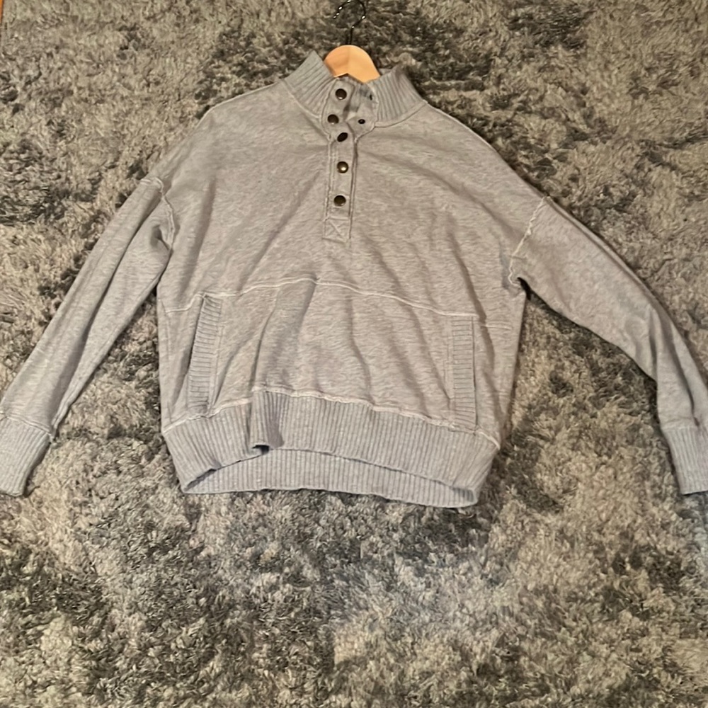Has only been worn once no stains